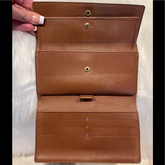 Louis Vuitton Monogram International Wallet - Picture 7 of 15
